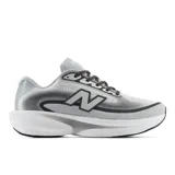 Championes de running New Balance modelo Ellipse, color gris con detalles en negro y blanco. Presentan una parte superior de malla técnica transpirable, entresuela con tecnología Fresh Foam X para mayor amortiguación y suela de goma.