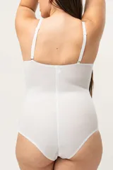 Body modelador blanco con copa y aro, confeccionado en tela de faja de alta contención con refuerzo interno en zona abdominal. Breteles elásticos regulables y ganchos en la entrepierna.