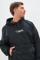 Canguro negro con capucha y estampado de Tupac en la espalda.