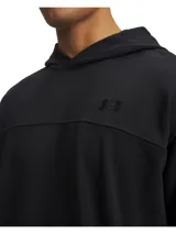 Buzo con capucha Under Armour Rival LW Hoodie, color negro con bolsillo canguro frontal y logotipo bordado en el pecho.