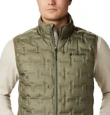 Chaleco acolchado Columbia de color verde oliva, con diseño de celdas selladas térmicamente, cierre frontal completo, cuello alto con protector de mentón y bolsillos laterales con cremallera.