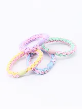 Set de cuatro coleros elásticos para el pelo con textura trenzada en tonos pastel. Cada unidad cuenta con un cierre de cuenta plástica lisa a tono.