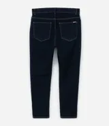 Pantalón de jeans azul oscuro, corte skinny, tiro alto, con bolsillos delanteros y traseros.