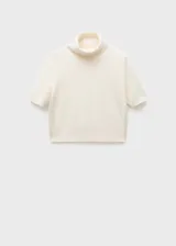 Buzo de punto fino en cashmere, color crema, con cuello vuelto y manga corta.