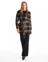 Cardigan de tejido de punto con diseño a cuadros, capucha integrada, mangas largas, bolsillos frontales y lazo ajustable en la cintura.