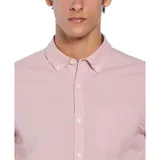 Camisa rosada de manga larga con efecto “crinkle” y tintura en prenda (sobreteñida) para un look gastado y relajado.