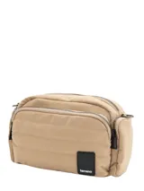 Bandolera negra de tela acolchada con correa ajustable, cierre superior y bolsillos laterales y traseros.