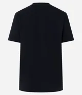 Remera negra de algodón con cuello redondo y mangas cortas. Presenta un estampado gráfico frontal con la imagen de la cantante Jennie y la inscripción 'Jennie Ruby' junto al texto 'Act 1, Stage 2 Curiosity'.