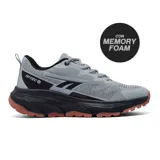 Championes deportivos Hi-Tec con tecnología Memory Foam, diseño en color gris con detalles en negro y suela de goma en tono terracota.