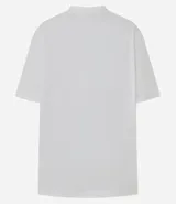 Remera de algodón color marrón óxido, de corte oversized, cuello redondo y manga corta.