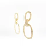 Aros colgantes dorados con forma de doble eslabón ovalado, cubiertos de strass.