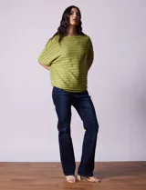 Buzo azul de tejido acanalado marca Ninety, con mangas cortas japonesas.