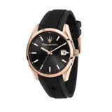 Reloj de pulsera Maserati modelo Attrazione con caja de acero inoxidable en tono oro rosa, esfera negra con índices y manecillas a juego, y correa de silicona negra texturizada. Incluye ventana de fecha a las 3 en punto.