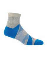 Medias deportivas de corte bajo, con diseño geométrico en colores gris y azul. Presentan refuerzo en talón y puntera, con tejido transpirable en el empeine.