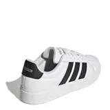 Championes urbanos Adidas modelo Streettalk, color blanco con las icónicas tres tiras laterales en negro. Presentan capellada sintética, puntera con relieve y suela de goma resistente.