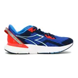 Championes de running Diadora Mythos Blushield Volo 3, con diseño técnico en malla azul, detalles en rojo y blanco, y tecnología de amortiguación en la entresuela.