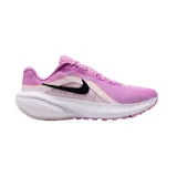 Championes Nike Downshifter 14 de running para mujer, en color rosado con detalles en blanco y el swoosh de Nike en negro. Confeccionados con malla transpirable y suela de goma con amortiguación.