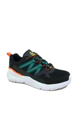 Championes deportivos Topper modelo Chalpa, color negro con suela y detalles en beige. Cuenta con cordones bicolor y tiras laterales decorativas.