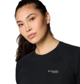 Remera deportiva de manga corta Columbia, confeccionada en tejido técnico con tecnología de enfriamiento y absorción de humedad. Presenta cuello redondo, corte ergonómico y logo de la marca estampado en el pecho.