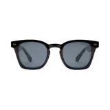 Lentes de sol I-Sea modelo Palmer, con armazón de acetato negro de forma clásica y lentes oscuras polarizadas.