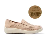 Zapato casual Korium Confort Riser color beige con plantilla de cuero y suela blanca.