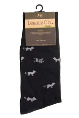 Medias grises con diseño estampado de gatos y la palabra 'Legacy' en el empeine.