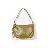 Cartera bandolera color verde oliva con diseño tejido.