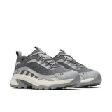 Championes de trail running Merrell modelo Moab Speed 2 Sport, color gris con detalles en beige y negro. Presentan un diseño técnico con empeine de nailon ripstop y TPU, entresuela de espuma FloatPro para mayor amortiguación y suela Vibram TC5+ con tacos de tracción para un agarre superior en terrenos irregulares.