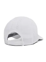 Gorra deportiva Under Armour de perfil bajo, confeccionada en tejido elástico y ligero con paneles perforados para mayor transpirabilidad. Cuenta con banda interior Iso-Chill para disipar el calor, cierre ajustable con velcro y logotipo reflectante.