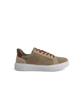 Championes urbanos modelo Marruecos, confeccionados en ecocuero color tostado con paneles de ecogamuza al tono, cordones marrones y suela blanca.