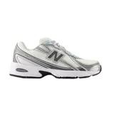 Championes New Balance modelo U740, de diseño deportivo con base blanca y detalles en gris y azul claro. Presenta una estructura de malla transpirable con superposiciones sintéticas, el logo N característico en el lateral y tecnología ABZORB en la entresuela para mayor amortiguación.