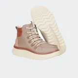 Botas Hey Dude Wendy Peak color verde oliva con detalles en beige y marrón.