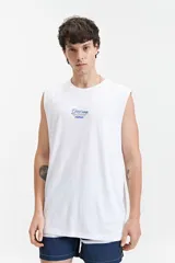 Musculosa blanca de algodón con corte oversize y estampado con texto en azul.