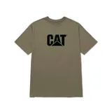 Remera Caterpillar de manga corta, color verde militar, con el logo de la marca estampado en negro en el centro del pecho.
