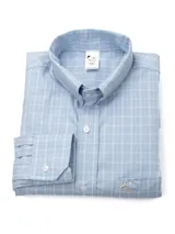 Camisa de hombre a cuadros rojos y blancos, de manga larga y corte clásico.