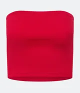 Top corto (cropped) sin breteles, de color rojo, con textura acanalada vertical.