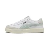 Championes Puma Lajla T-toe para mujer, color blanco con detalles en celeste.