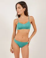 Bombacha colaless de microfibra color verde agua, sin costuras y con forro de algodón.