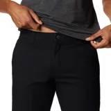 Pantalón técnico de corte recto y diseño funcional, con bolsillos laterales de seguridad y bolsillo utilitario. Confeccionado con tecnología de protección solar UPF 50.