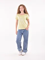 Remera color verde claro con estampado blanco del signo zodiacal Géminis.