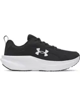 Championes de running Under Armour modelo Assert 11, color negro con suela blanca. Presentan parte superior de malla transpirable con revestimientos de cuero y logo lateral en contraste.