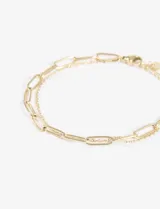 Pulsera de acero quirúrgico hipoalergénico color plateado, con doble cadena: una de eslabones pequeños y otra de eslabones rectangulares más grandes.