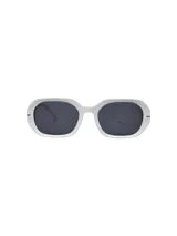 Lentes de sol rectangulares Lina de policarbonato brillante en color blanco con detalles dorados en las esquinas y cristales oscuros.