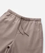 Pantalón baggy de Blue Steel, confeccionado en algodón con felpa. Presenta corte holgado, cintura elástica con cordón ajustable, bolsillos laterales y bajo con regulador elástico.
