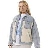 Campera de jean con paneles frontales de corderito (sherpa) color crema. Presenta un diseño clásico con cuello camisero, cierre frontal con botones metálicos, bolsillos en el pecho con solapa y bolsillos laterales.