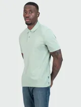Polo de manga corta Boss, confeccionada en tejido jersey de algodón, con cuello clásico, cierre de botones y logo bordado en el pecho.