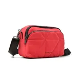 Bandolera roja con correa larga negra regulable, cierre superior con doble cremallera y logo Korium en el frente.