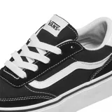 Championes Vans modelo Brooklyn Ls Platform de color negro con detalles en blanco, diseño de plataforma y la característica franja lateral Sidestripe.