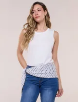 Pañuelo de gasa Barrington, con estampado de lunares negros sobre fondo blanco.