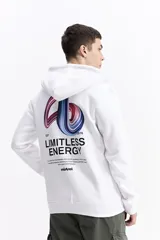 Campera con capucha de algodón y poliéster, color blanco, con cierre frontal negro y cordones negros en la capucha. Presenta un pequeño parche cuadrado negro con texto blanco en el pecho izquierdo y cierres negros en los bolsillos laterales.